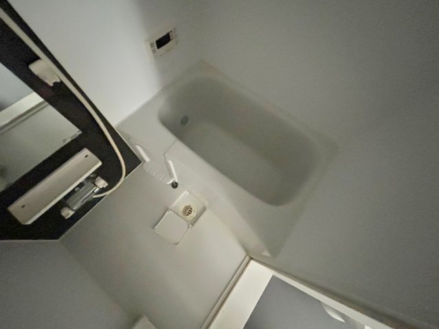 バス・シャワールーム　広めのお風呂は一日の疲れを癒してくれます。