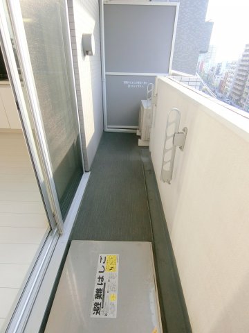 バルコニー　プレミアムキューブ大森本町