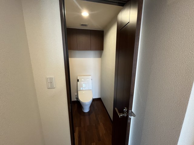 トイレ　※別号室の写真です。現況優先となります。