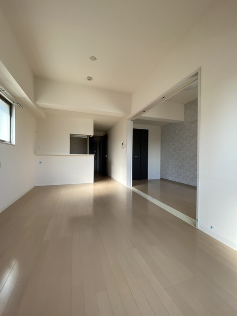 居室・リビング　憧れのカウンターキッチンでウキウキ料理。