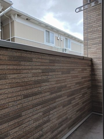 バルコニー　外からの目が気にならないバルコニーで洗濯物が干せます