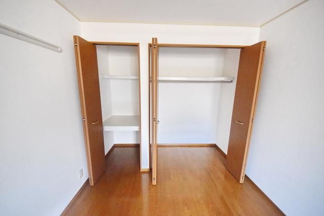 収納　★使いやすい２面クローゼット★