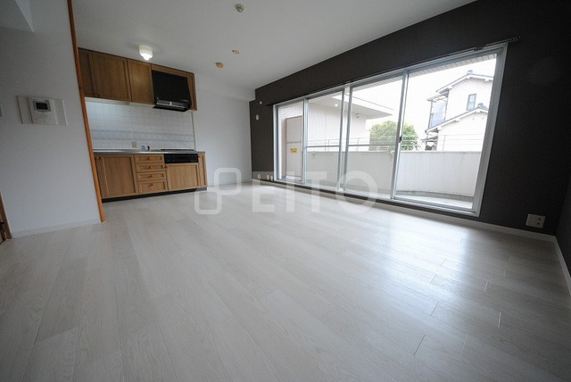 居室・リビング　写真は２０１号室