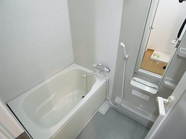 バス・シャワールーム　バスルーム