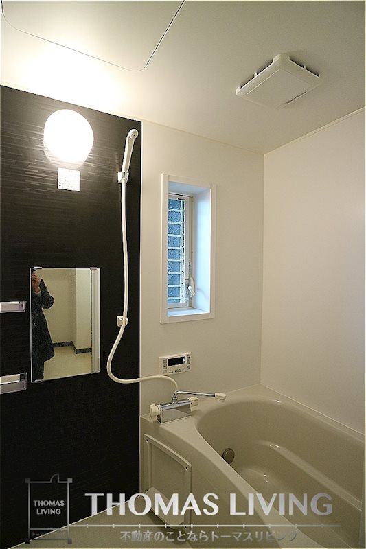 バス・シャワールーム　小窓があり換気がしやすいですね。