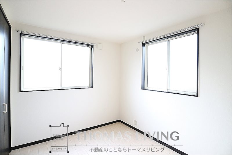 その他部屋・スペース　2面採光で日当たり良好です。