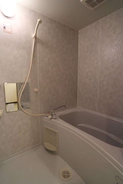 バス・シャワールーム　お風呂で日々の疲れを落としましょう