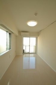 居室・リビング　☆明るい洋室☆