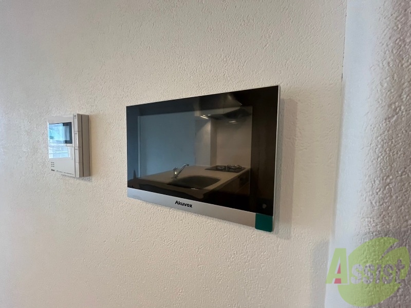 セキュリティ　ＴＶモニター付インターホンです。来客者の顔が見えるので安心！