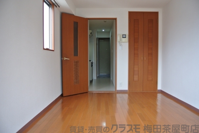 居室・リビング　室内