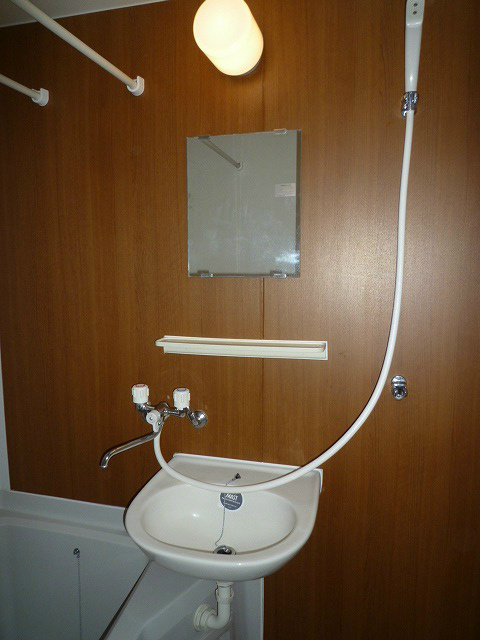 洗面設備　洗面台浴室併設