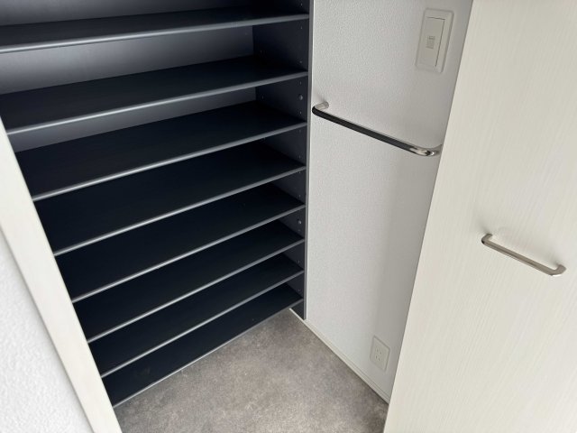 収納　シューズボックスでございます。