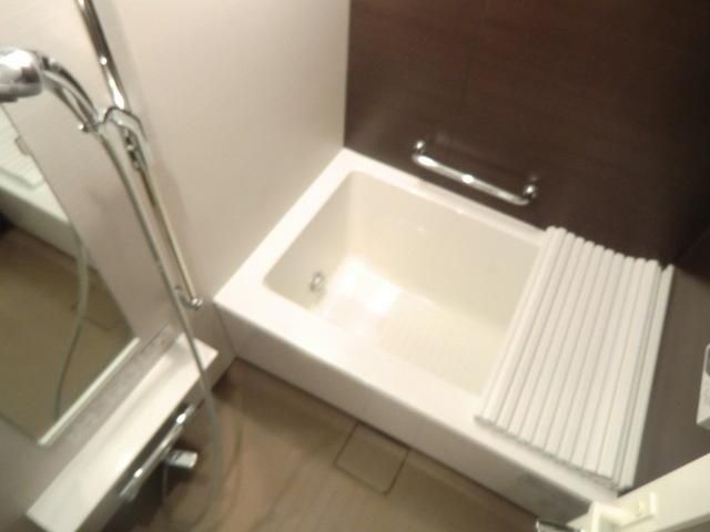 バス・シャワールーム　追焚機能付きバス（浴室乾燥機付き）