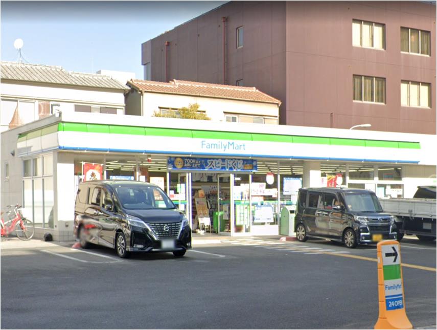 コンビニ　ファミリーマート 高井田本通店（コンビニ）まで646m