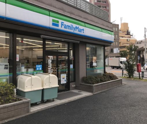 コンビニ　ファミリーマート東品川店（コンビニ）まで272m