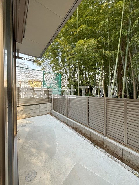 バルコニー　テラス