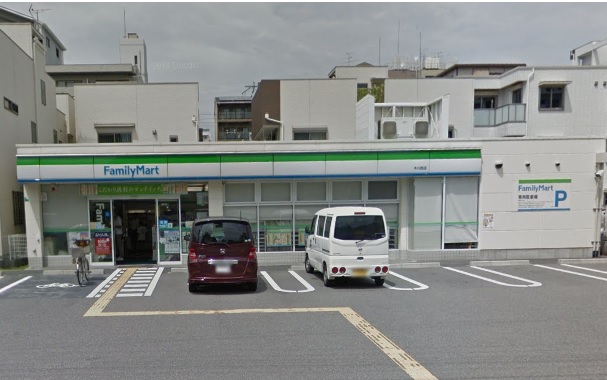 コンビニ　ファミリーマート（コンビニ）まで157m