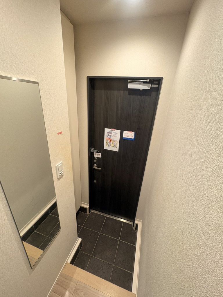 玄関　クリーニング中