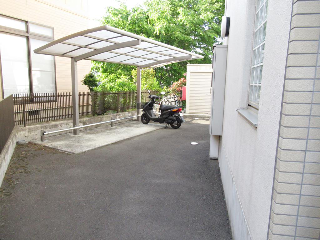 その他　大型バイクも駐輪可能！