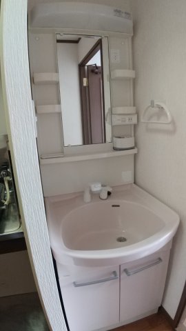 洗面設備　独立洗面台付き！