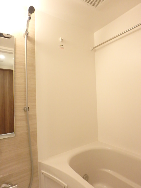 バス・シャワールーム　浴室乾燥機付きバス（追い焚き付き）