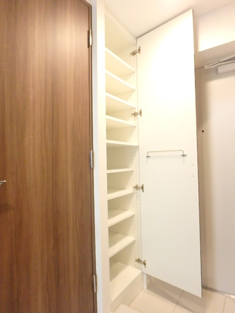 収納　シューズボックス