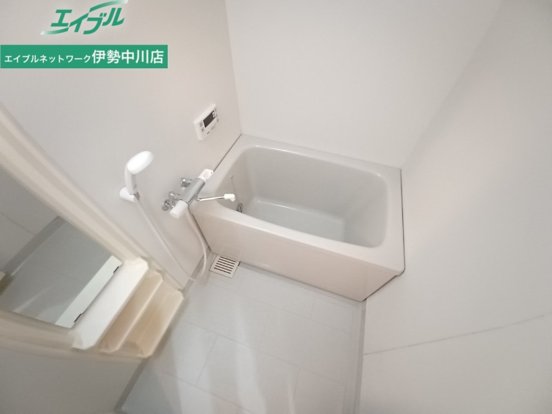 バス・シャワールーム　同建物の別部屋写真です