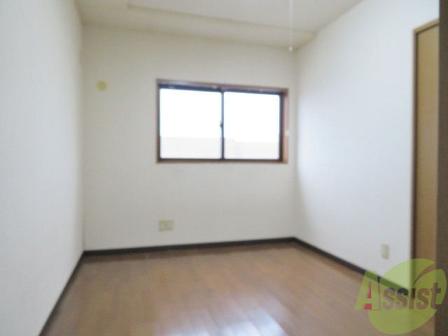 その他部屋・スペース　こちらは６帖の寝室です。シンプルで落ち着きのあるお部屋です。