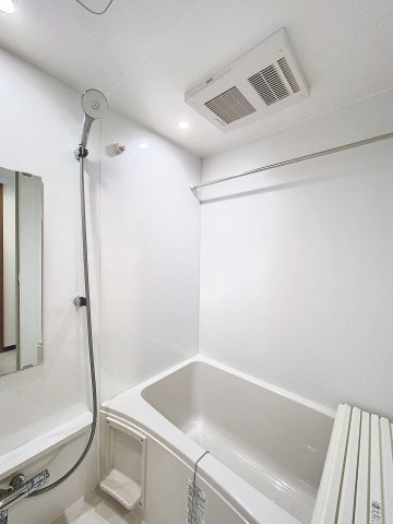 バス・シャワールーム　バス・トイレ別です