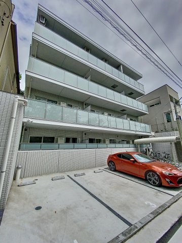 建物外観　白楽駅徒歩6分のマンションです。