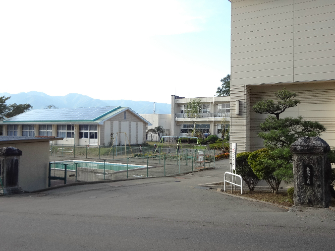 小学校　箕輪町立箕輪南小学校（小学校）まで2140m