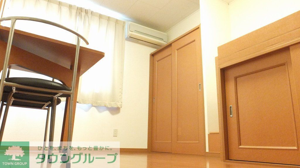 居室・リビング　1Fの床面は、フローリングです。