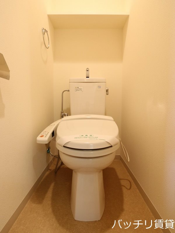 トイレ　※同型タイプの為、現状を優先いたします
