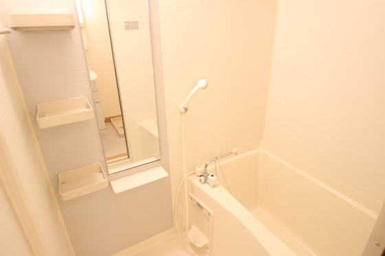 バス・シャワールーム　※別部屋の写真です