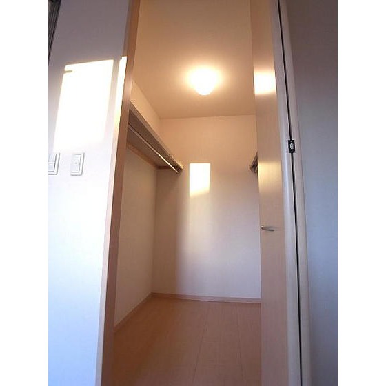 収納　ウォークインクローゼット