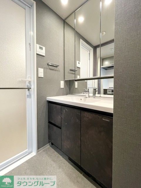 洗面設備　※写真は同タイプ住戸です。