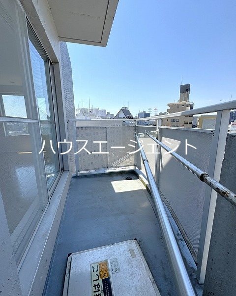 バルコニー　最上階で見晴らしのいいバルコニーでは洗濯物が良く乾きます。