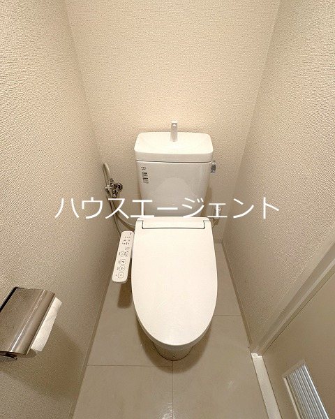 トイレ　ゆったりとしたトイレ空間です。