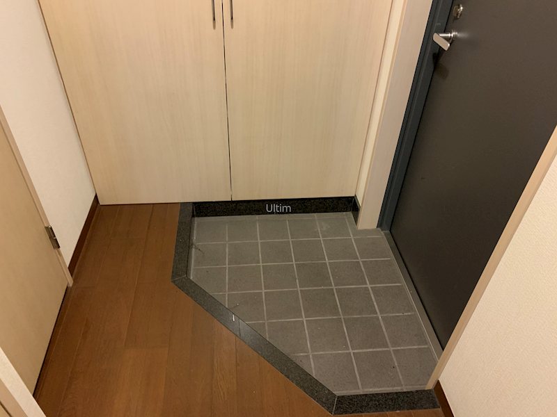 玄関　全て違うお部屋（違う間取り）の写真です