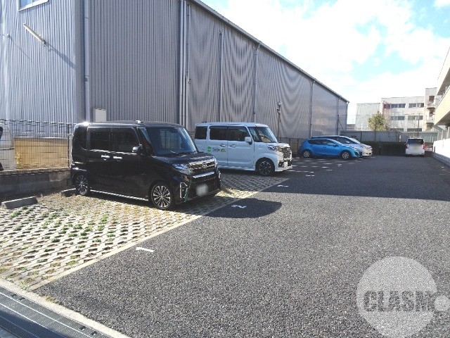 駐車場　敷地内駐車場