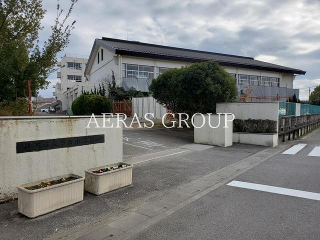 小学校　越谷市立平方小学校（小学校）まで1050m