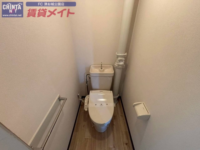 トイレ　同型タイプの画像です