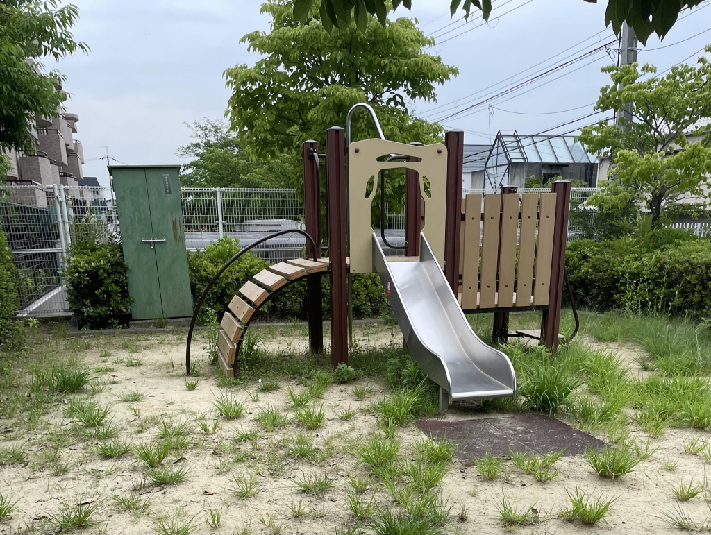 公園　東泉丘４丁目第３公園（公園）まで703m