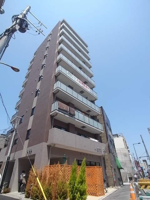 建物外観　１０階建ての賃貸マンション