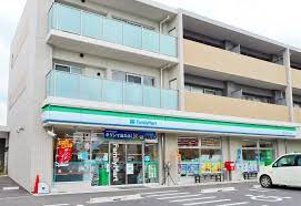 コンビニ　ファミリーマート 豊田平山町六丁目店（コンビニ）まで328m
