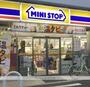 コンビニ　ミニストップ新栄町店（コンビニ）まで81m