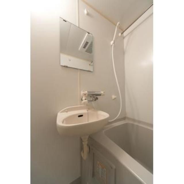 洗面設備　※写真は同タイプ住戸です。