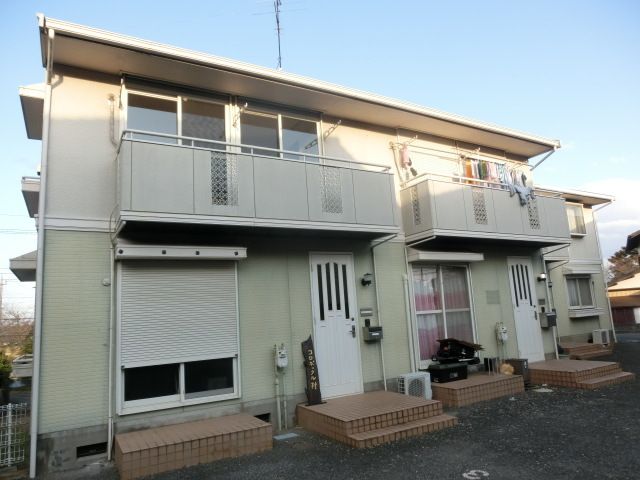 建物外観　２階リビングタイプのテラスハウス