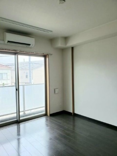 居室・リビング　室内