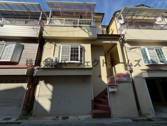 建物外観　外観は落ち着いています
